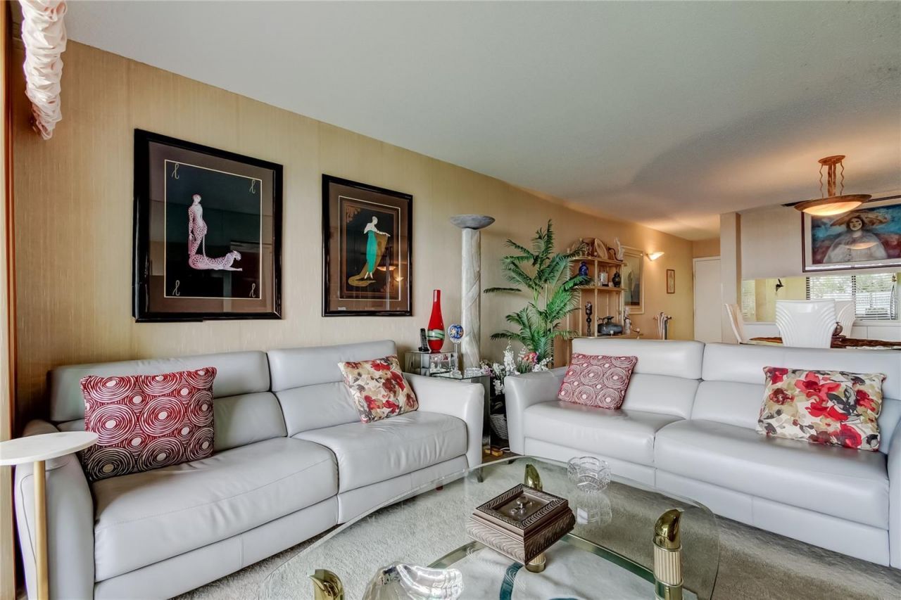 6268 Palma Del Mar Boulevard S, Unit 213, Saint Petersburg, FL 33715 Photo