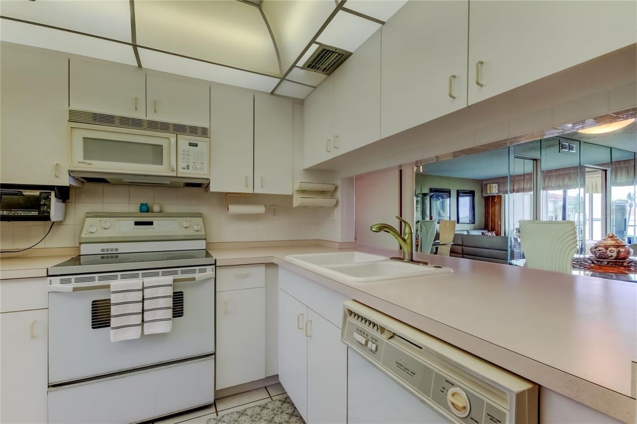 6268 Palma Del Mar Boulevard S, Unit 213, Saint Petersburg, FL 33715 Photo