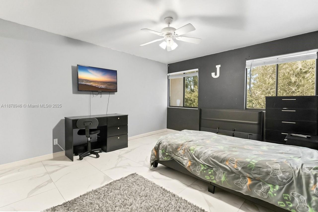 177 W Laurel, Unit 1107, Margate, FL 33063 Photo