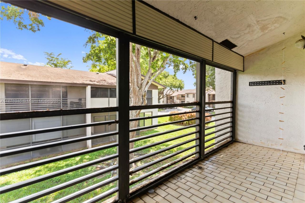 177 W Laurel, Unit 1107, Margate, FL 33063 Photo