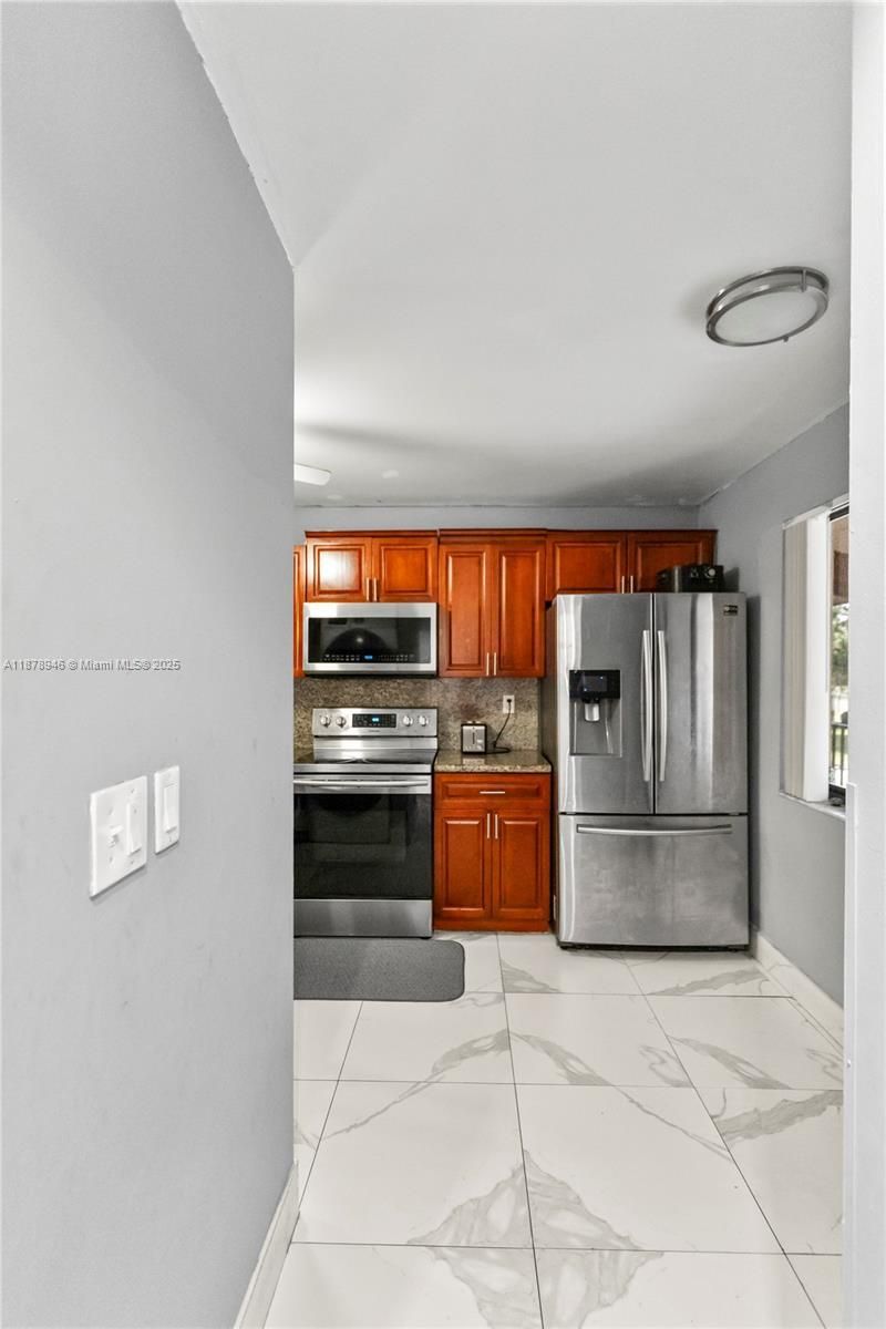 177 W Laurel, Unit 1107, Margate, FL 33063 Photo