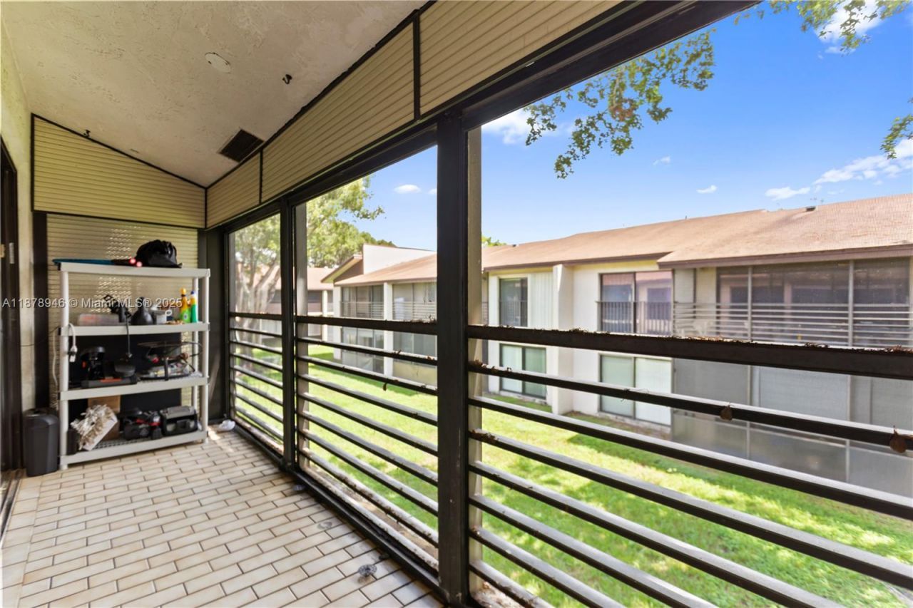 177 W Laurel, Unit 1107, Margate, FL 33063 Photo