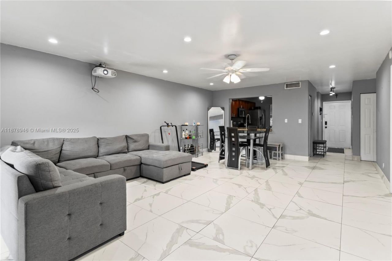 177 W Laurel, Unit 1107, Margate, FL 33063 Photo
