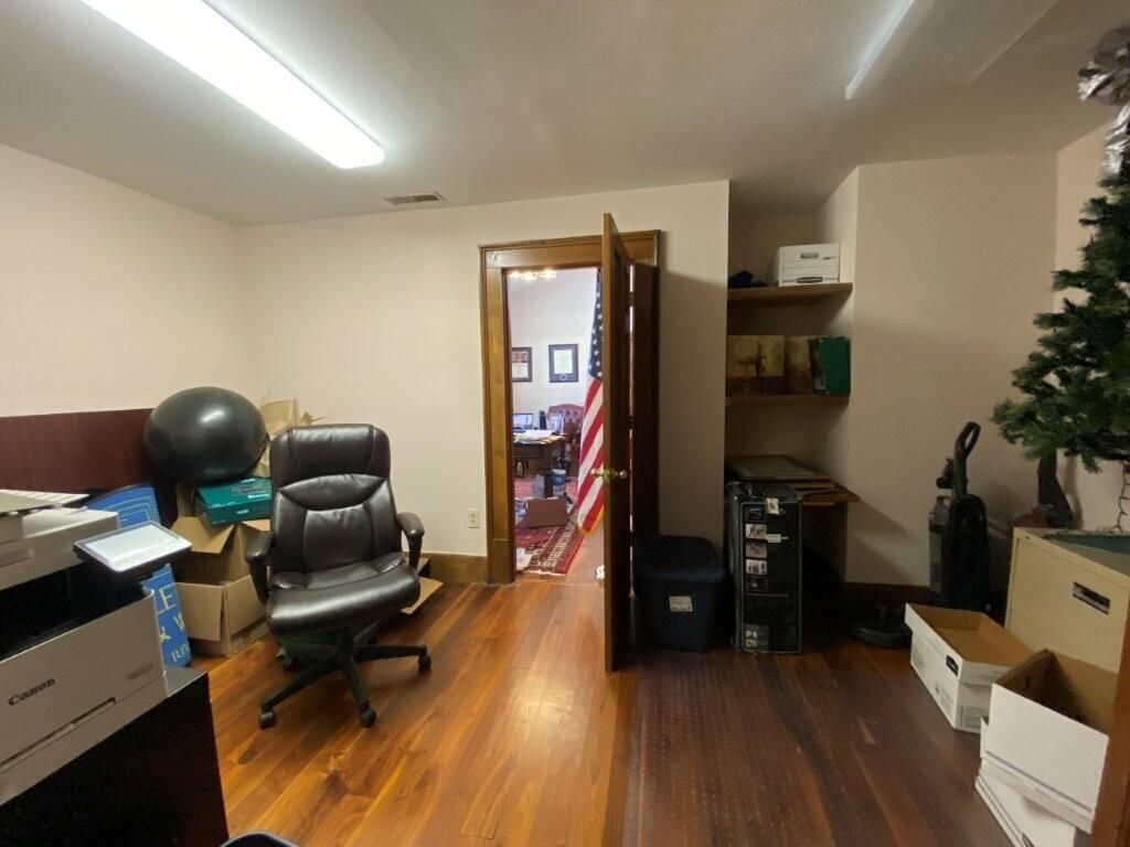 112 W Doty Avenue Photo 26