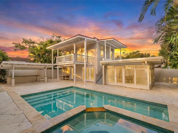 860 SNELL ISLE BOULEVARD NE, ST PETERSBURG, FL 33704