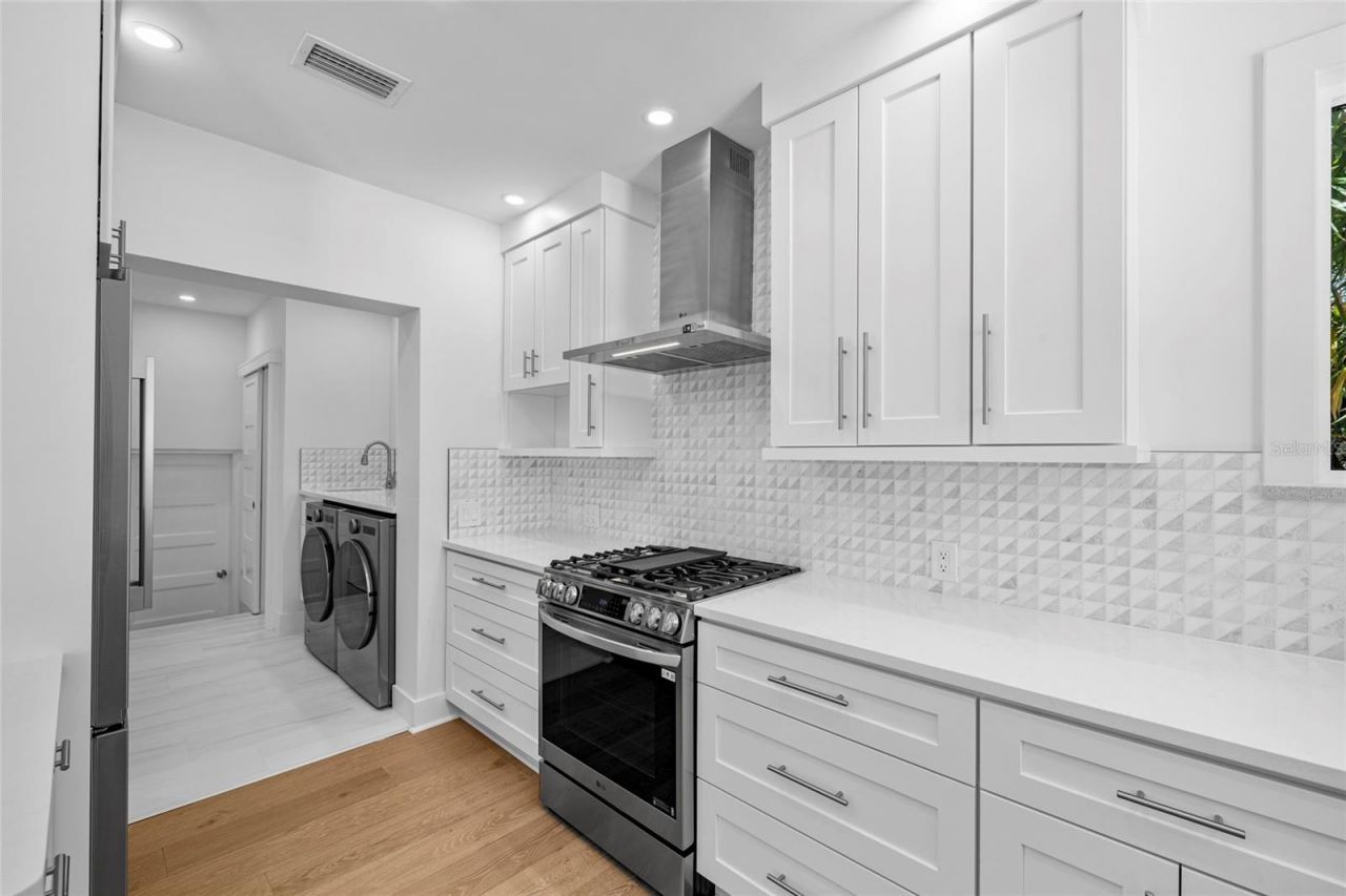 860 Snell Isle Boulevard Ne, Saint Petersburg, FL 33704 Photo