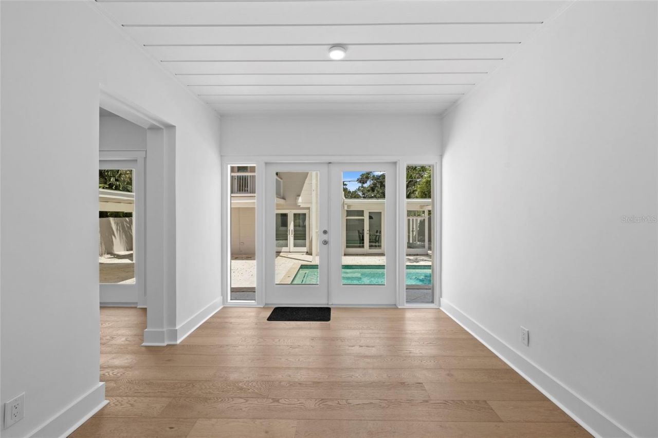 860 Snell Isle Boulevard Ne, Saint Petersburg, FL 33704 Photo