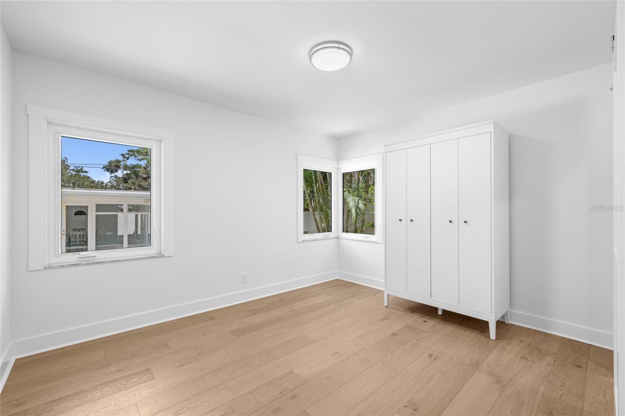 860 Snell Isle Boulevard Ne, Saint Petersburg, FL 33704 Photo