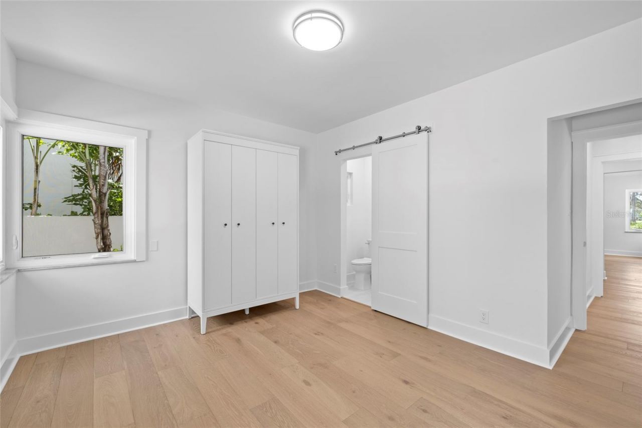 860 Snell Isle Boulevard Ne, Saint Petersburg, FL 33704 Photo