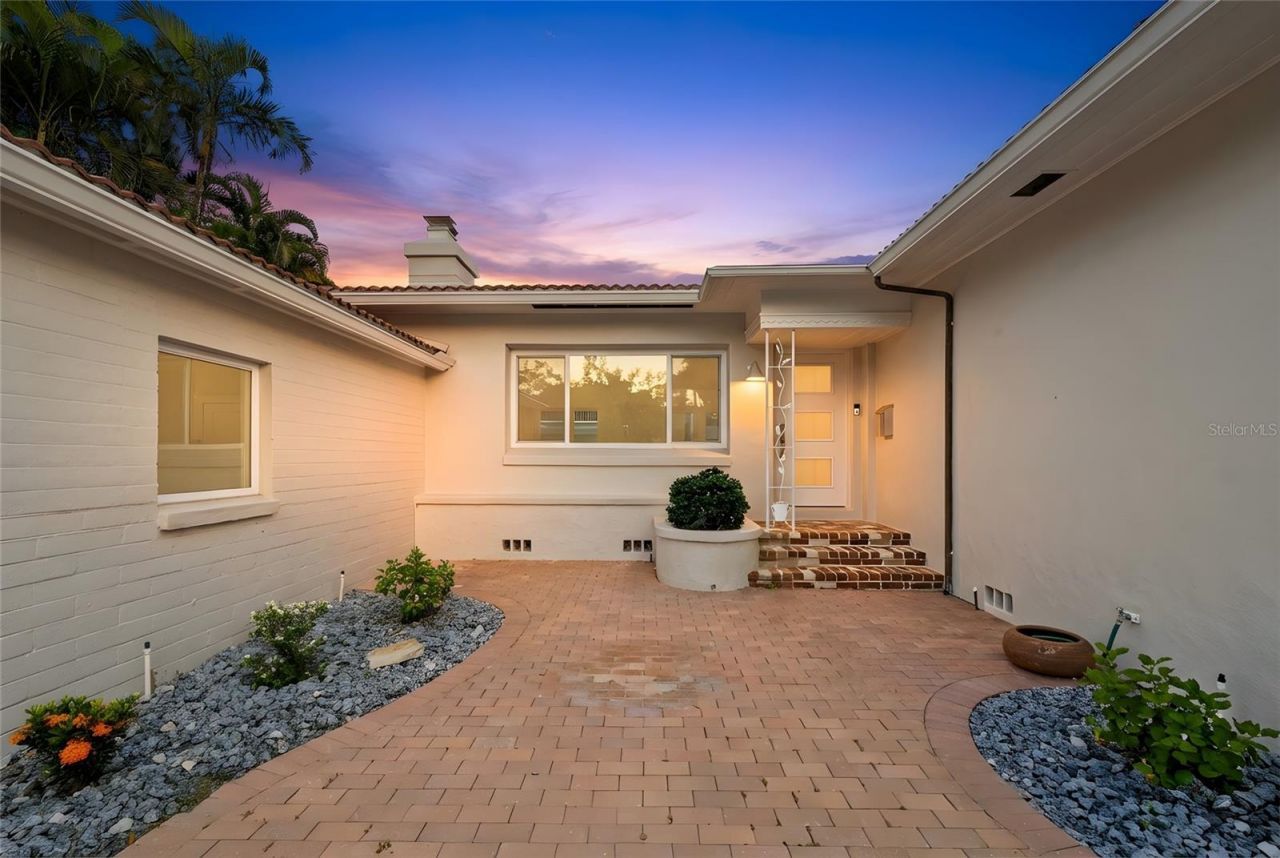 860 Snell Isle Boulevard Ne, Saint Petersburg, FL 33704 Photo