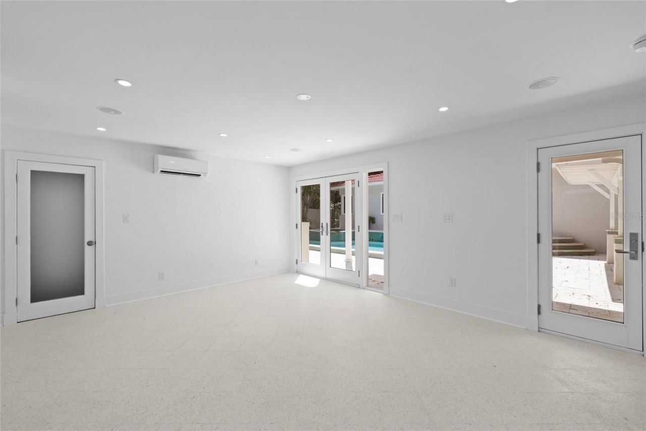 860 Snell Isle Boulevard Ne, Saint Petersburg, FL 33704 Photo