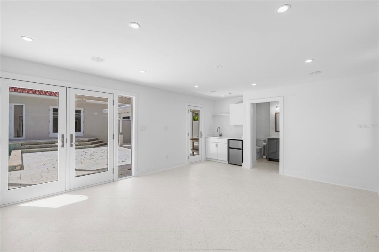 860 Snell Isle Boulevard Ne, Saint Petersburg, FL 33704 Photo