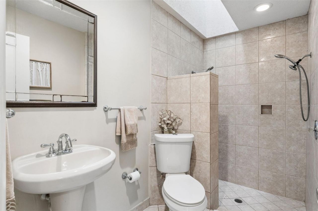 4574 Sailbreeze Court, Orlando, FL 32810 Photo