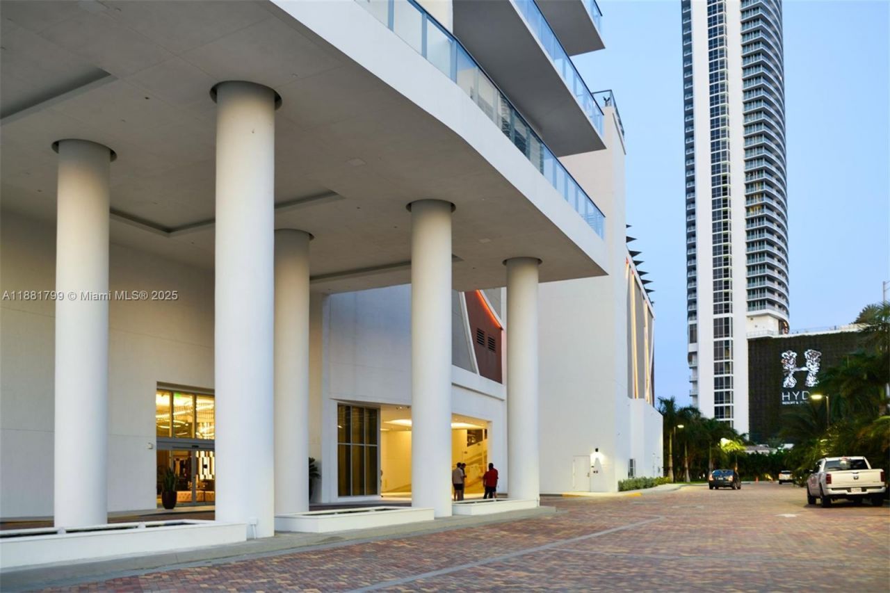 4010 S Ocean Dr, Unit R302, Hollywood, FL 33019 Photo