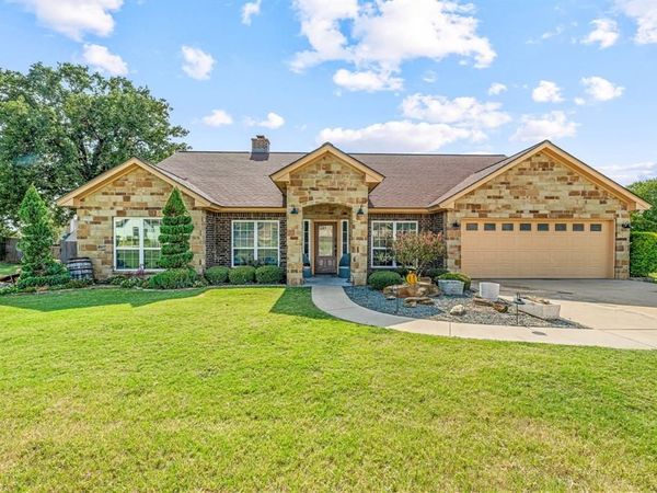 112 Blue Ribbon Lane, Stephenville, TX 76401