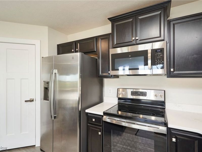 3649 Stradley Circle, Norton, OH 44203 Photo 14