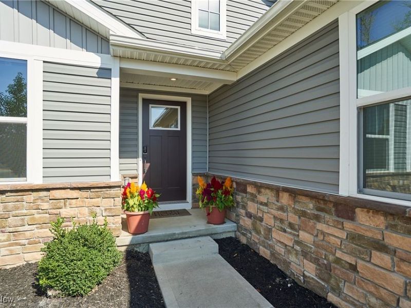 3649 Stradley Circle, Norton, OH 44203 Photo 4