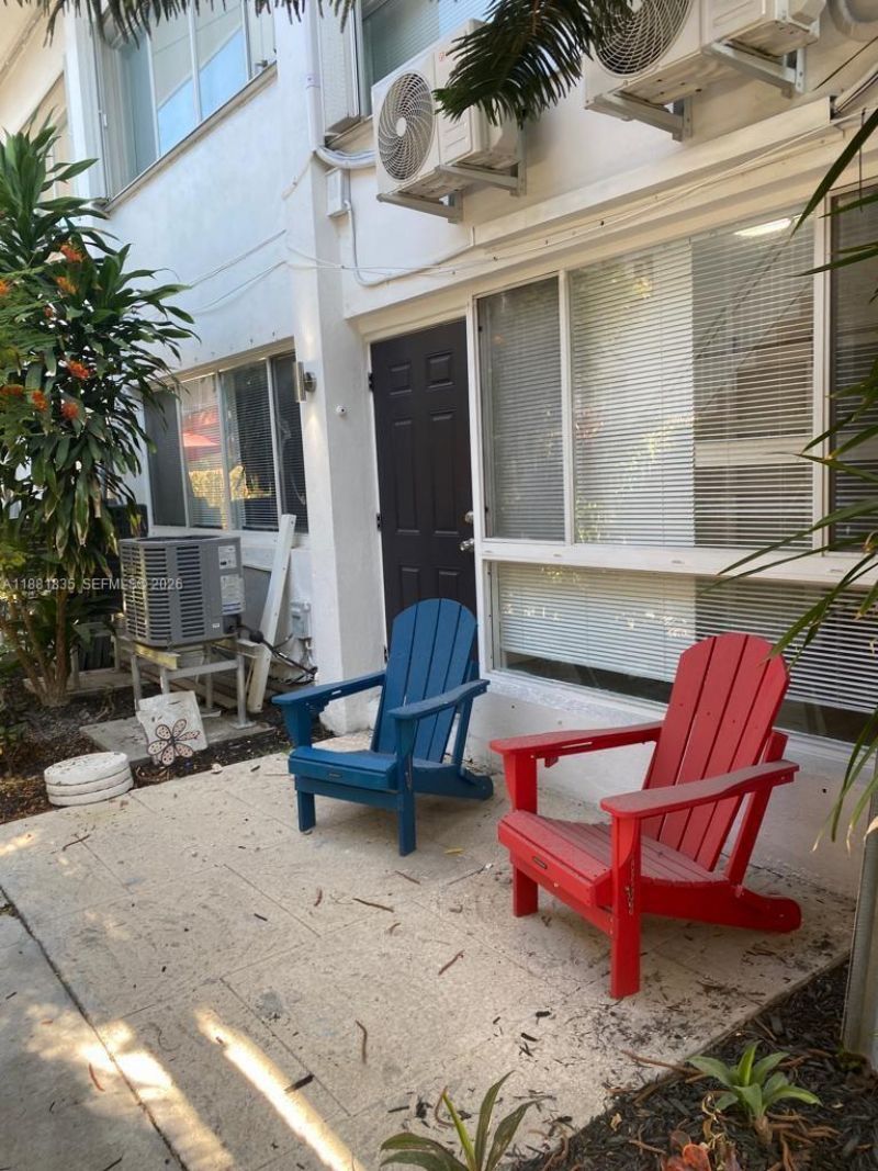 7435 Byron Ave, Unit 2, Miami Beach, FL 33141 Photo