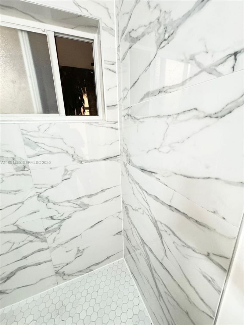 7435 Byron Ave, Unit 2, Miami Beach, FL 33141 Photo