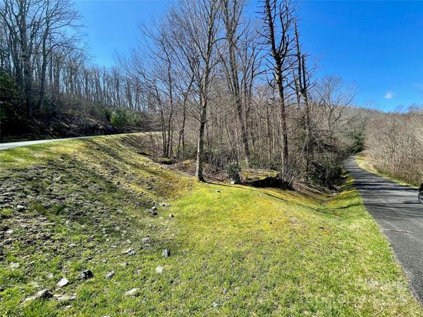 125 Stoneledge Lane, Blowing Rock, NC 28605
