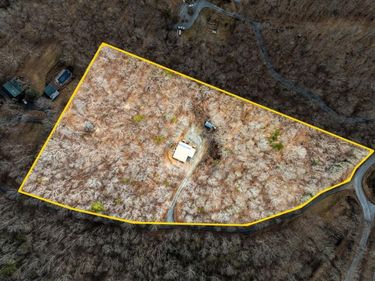 8 Cottage Charm, Goode, VA 24556