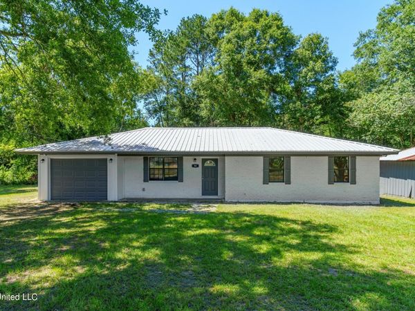 118 Laetrell Sanders Road, Jayess, MS 39641