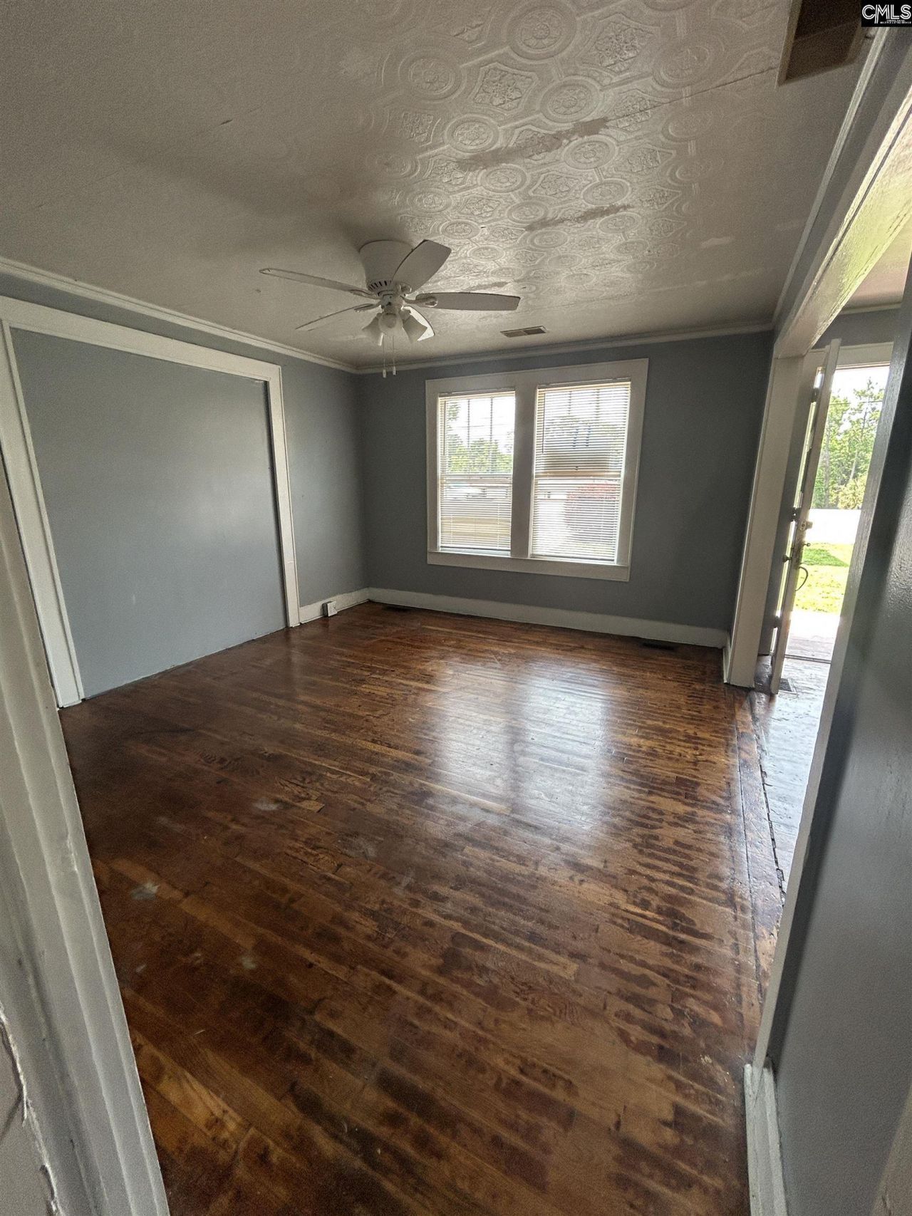 1058 St. Andrews  Photo 14