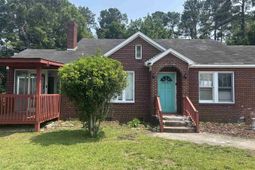 1058 St. Andrews  photo 4