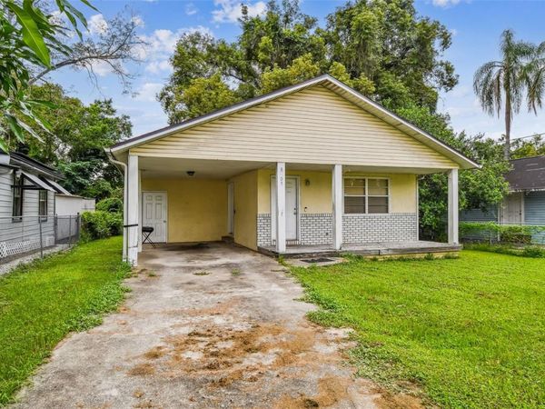 8205 N SEMMES STREET, TAMPA, FL 33604
