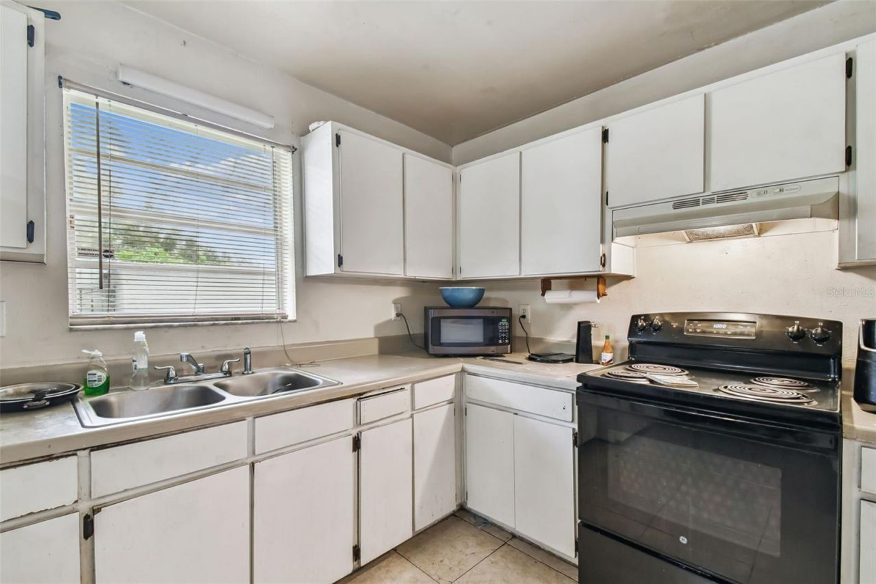 8205 N Semmes Street, Tampa, FL 33604 Photo