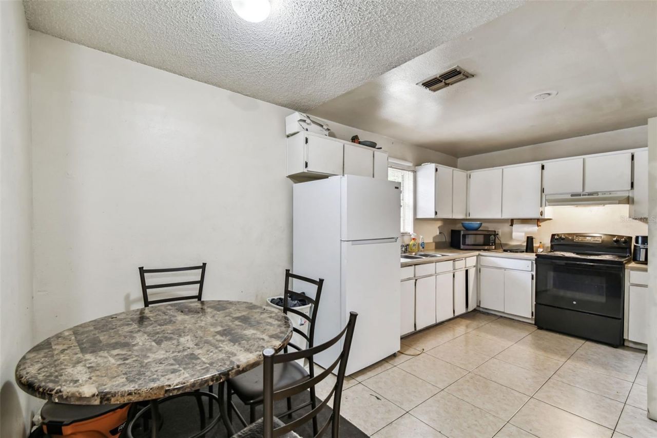 8205 N Semmes Street, Tampa, FL 33604 Photo