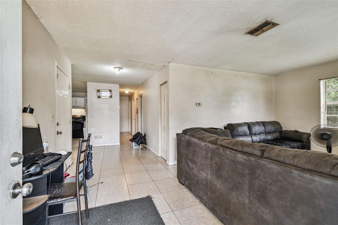 8205 N Semmes Street, Tampa, FL 33604 Photo