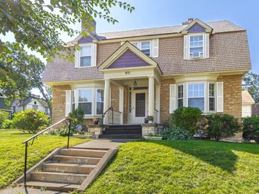 451 Lynnhurst Avenue E, Saint Paul, MN 55104