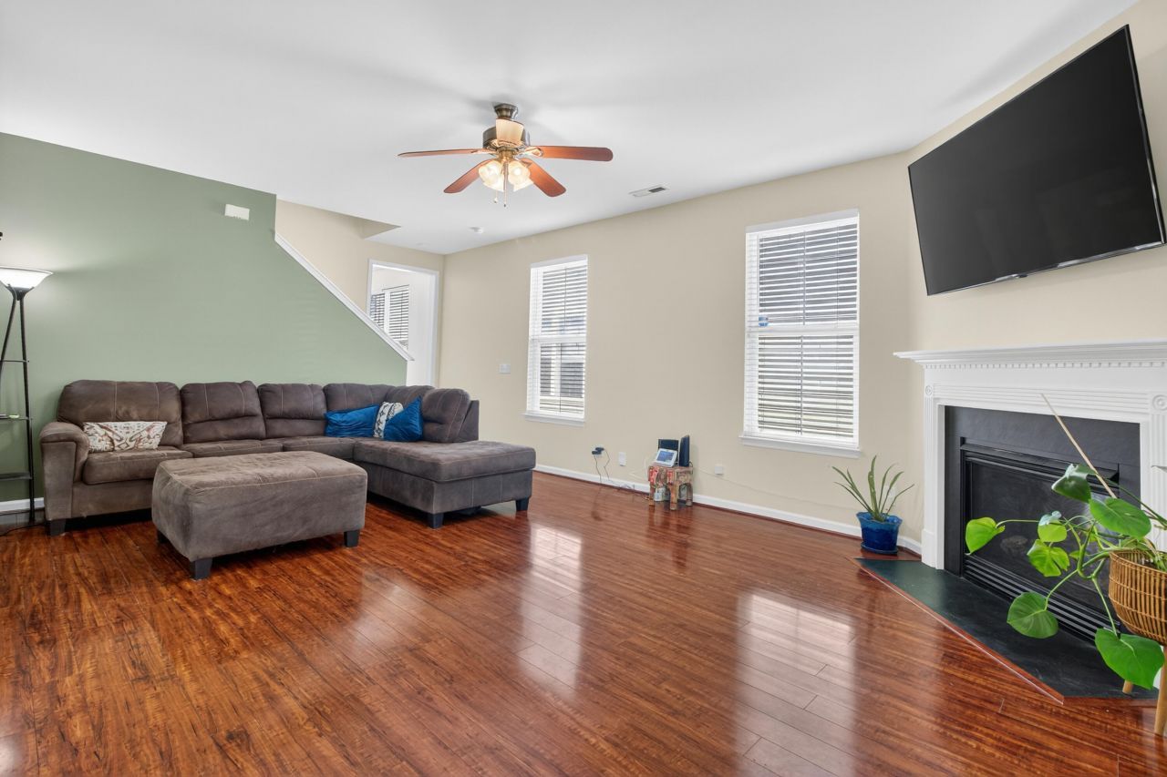 124 Diploma Drive Photo 10