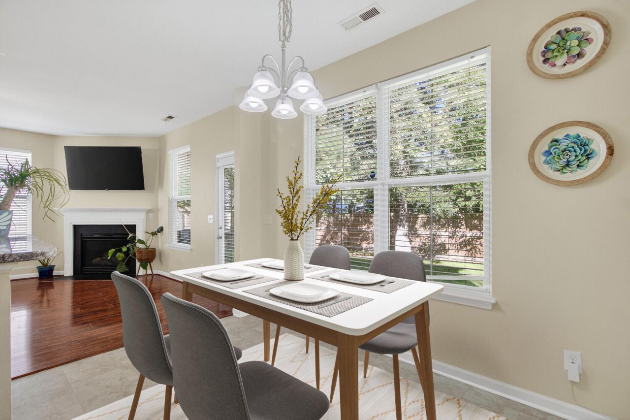 124 Diploma Drive Photo 13