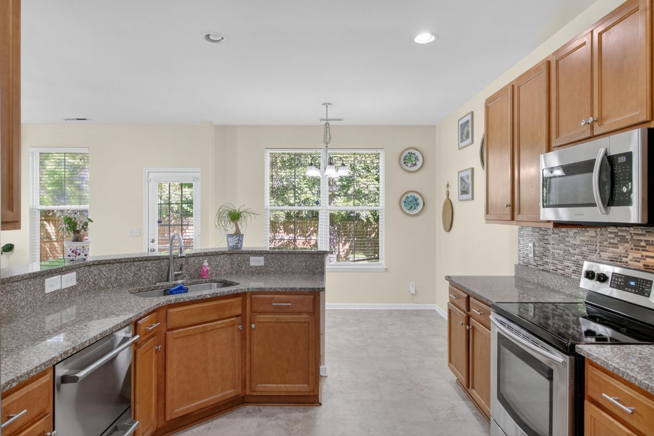 124 Diploma Drive Photo 16