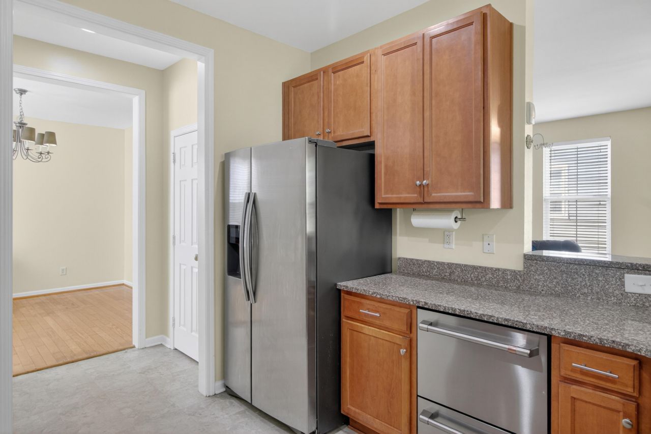 124 Diploma Drive Photo 18