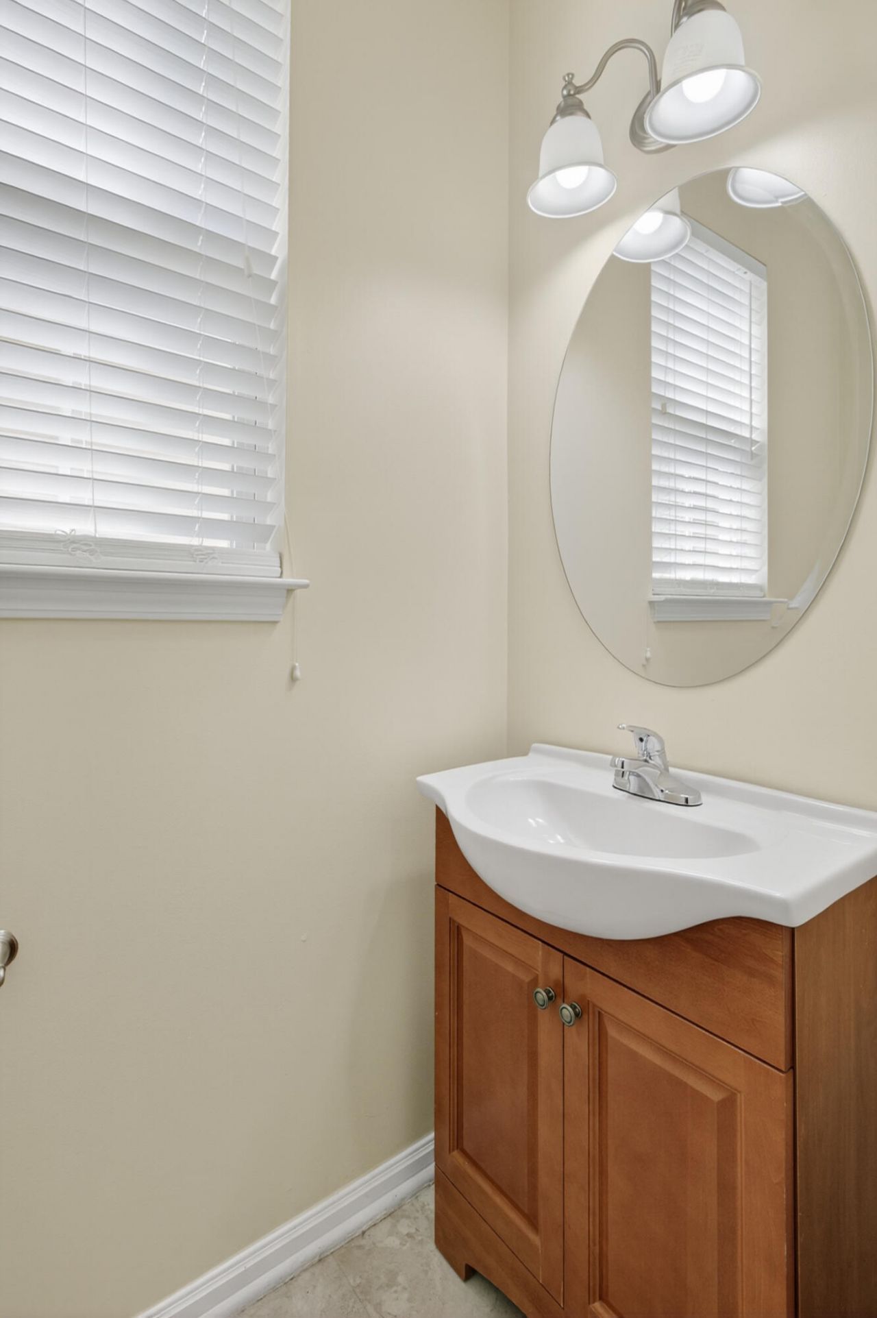 124 Diploma Drive Photo 19