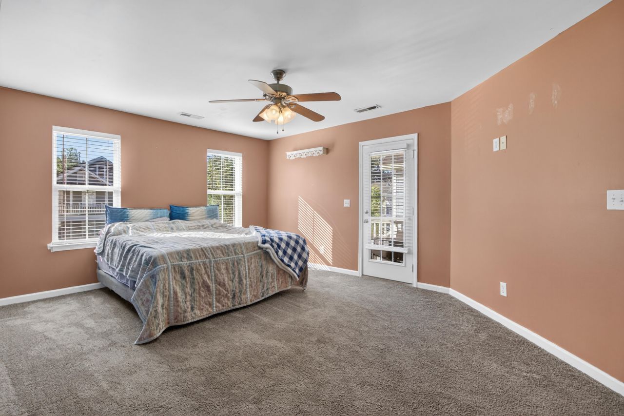 124 Diploma Drive Photo 26