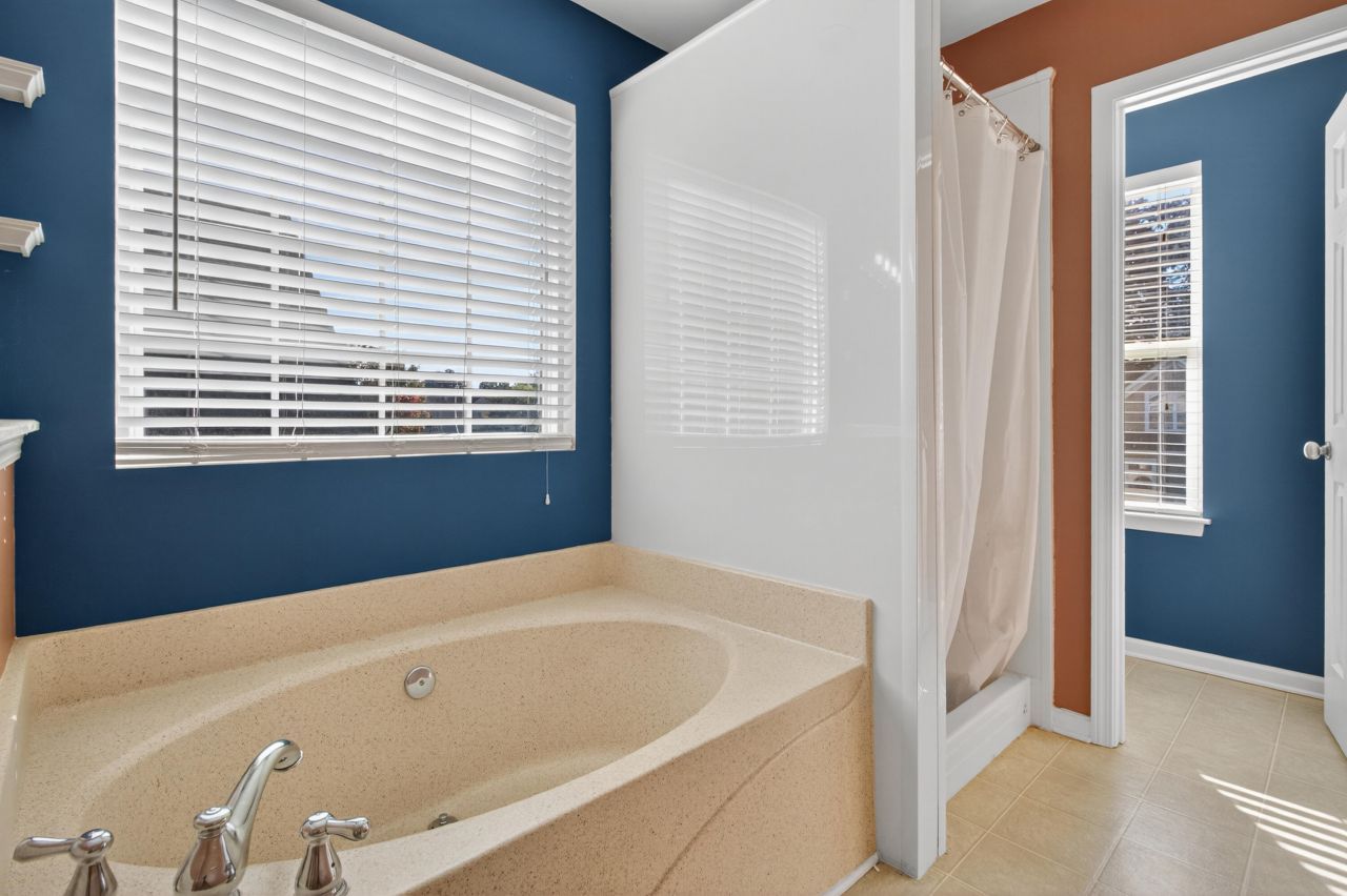 124 Diploma Drive Photo 30