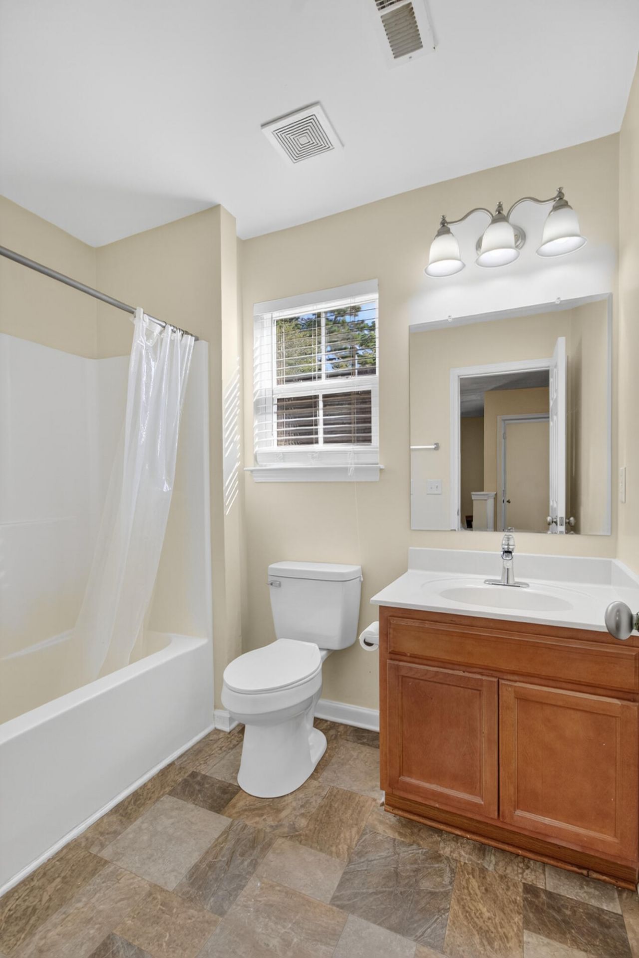 124 Diploma Drive Photo 36