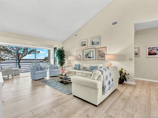 2560 NW Seagrass Drive, Unit 6B, Palm City, FL 34990