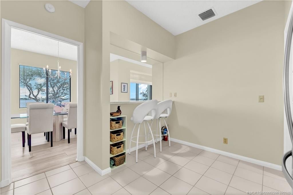 2560 NW Seagrass Drive, Unit 6B, Palm City, FL 34990 Photo