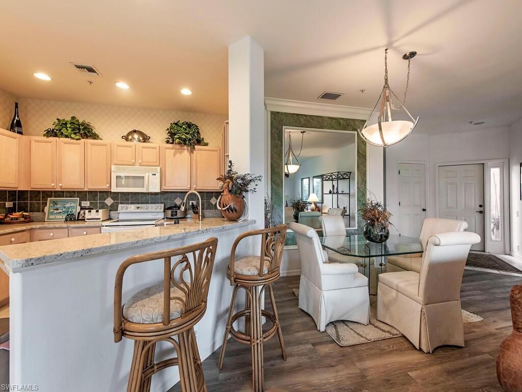 8225 Danbury Blvd E, Unit 1-102, Naples, FL 34120 Photo