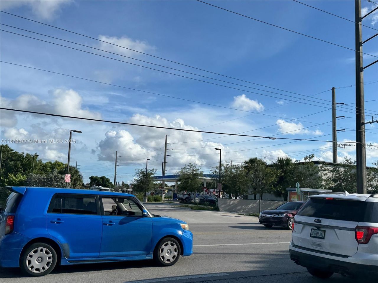 1605 NW 95th St, Miami, FL 33147 Photo