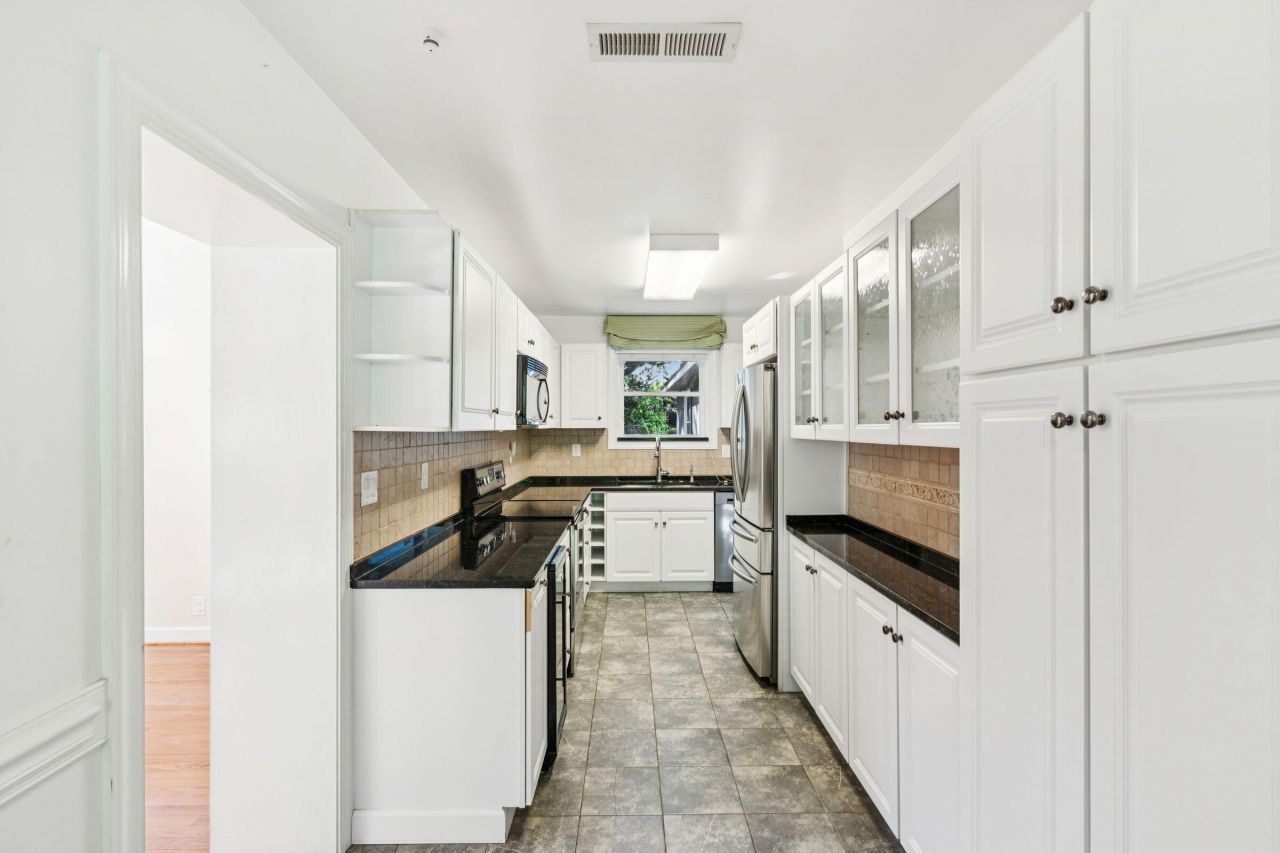 1409 Barbara Street Photo 23