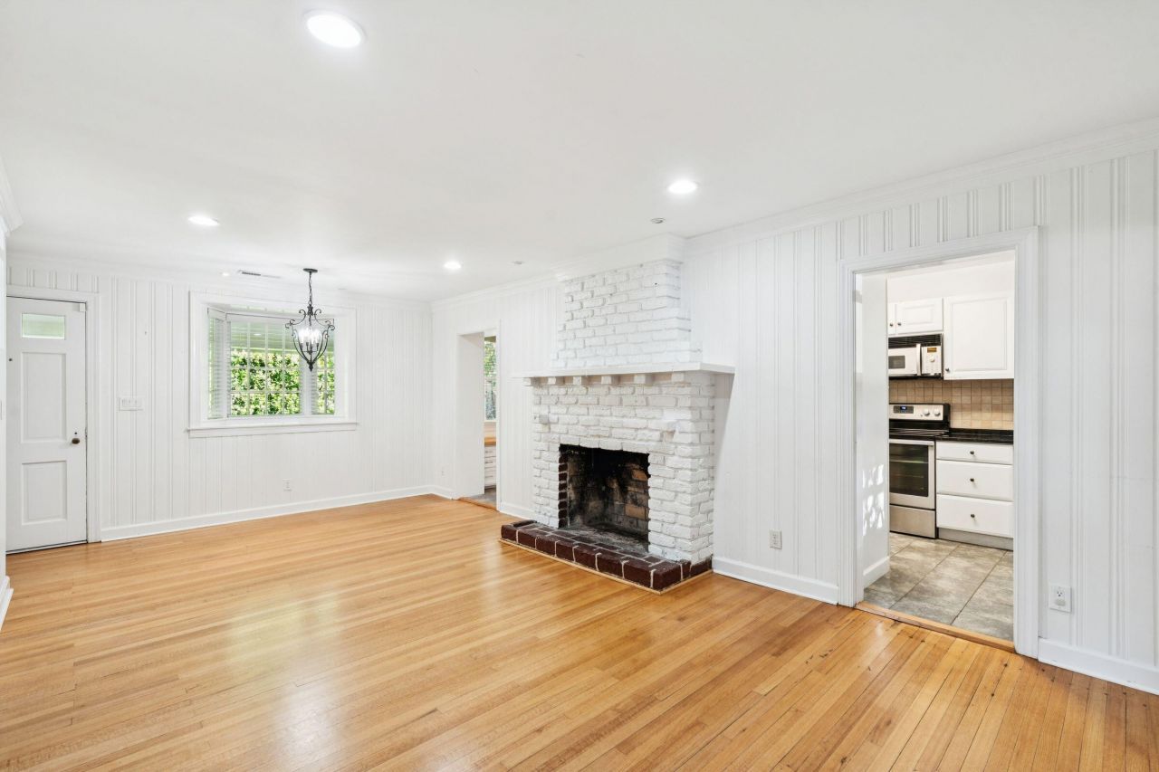 1409 Barbara Street Photo 6