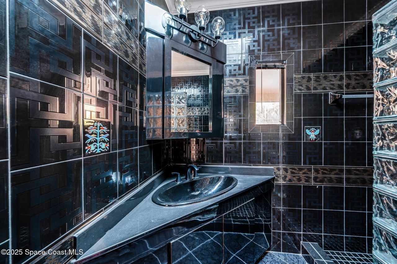 2195 S Courtenay Parkway, Merritt Island, FL 32952 Photo