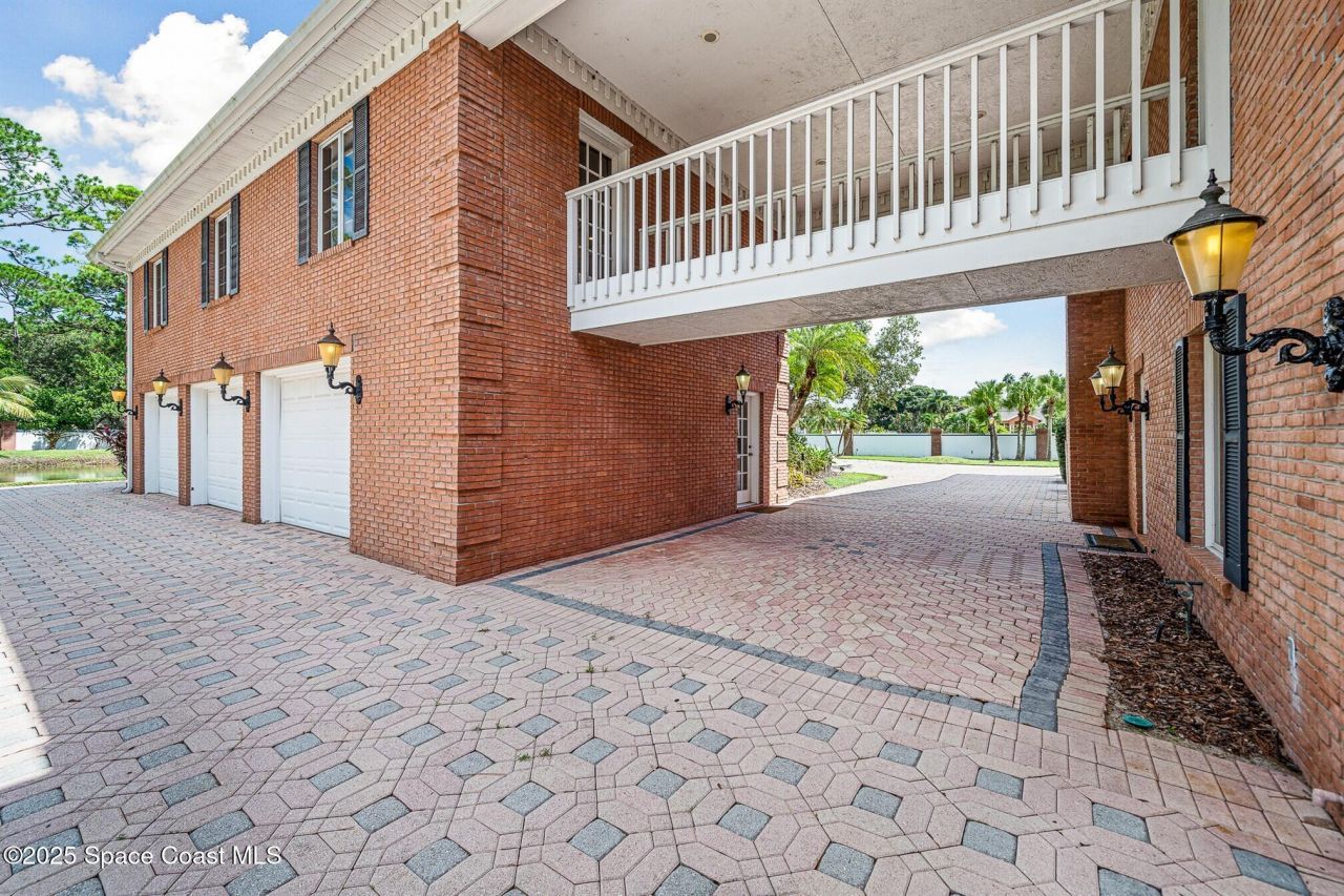 2195 S Courtenay Parkway, Merritt Island, FL 32952 Photo