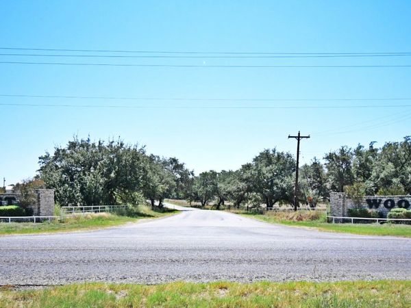 TBD LOT 140 E Cr 6868, Natalia, TX 78059